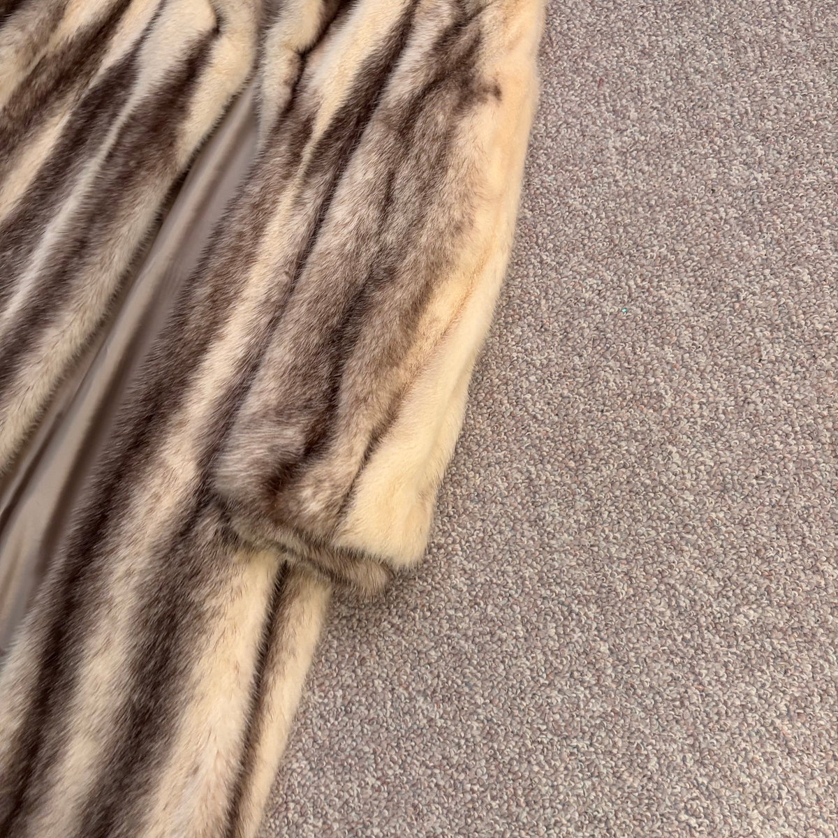 K402 2 vintage fur coats and vintage fur shawl