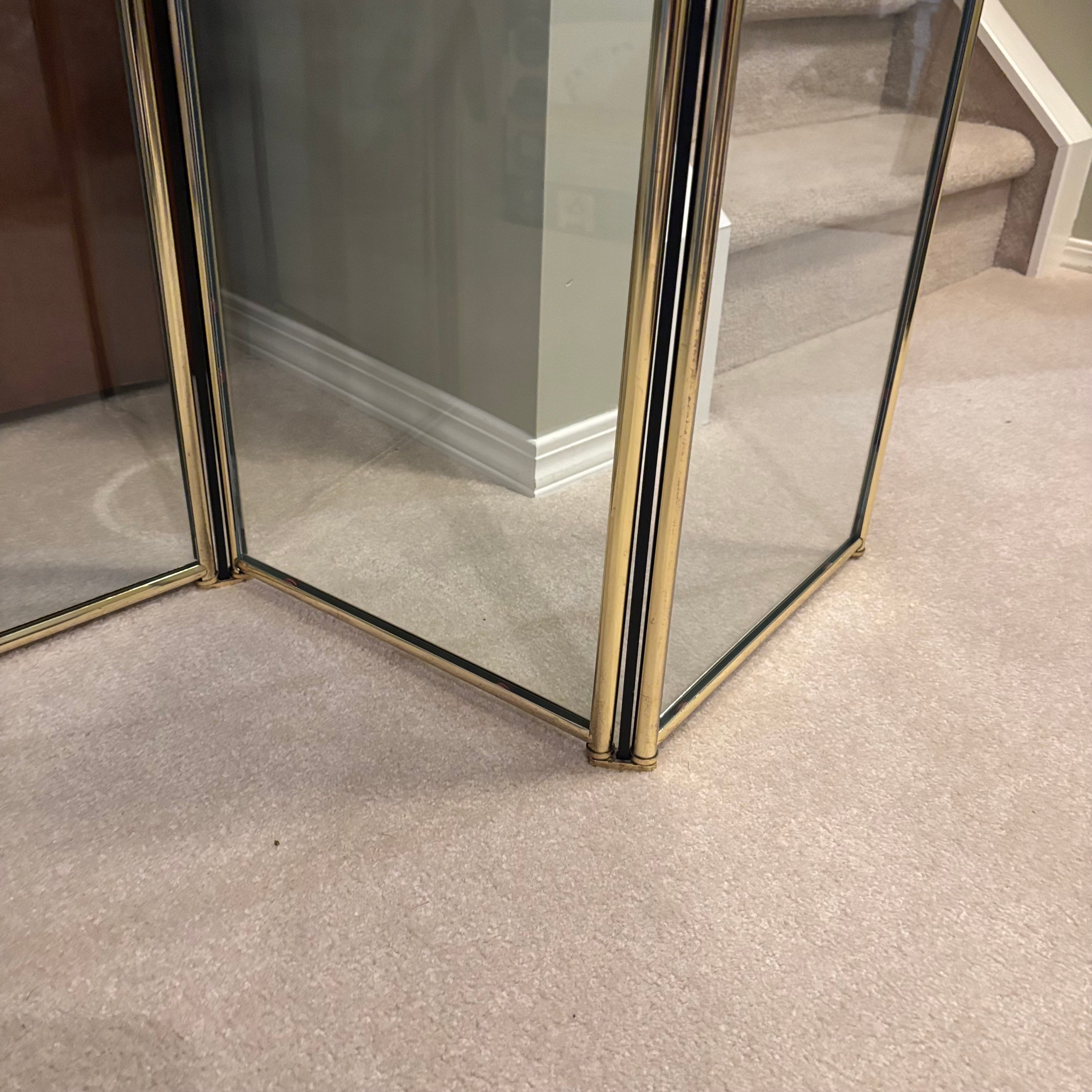 E853 Heavy glass and brass vintage fire place screen