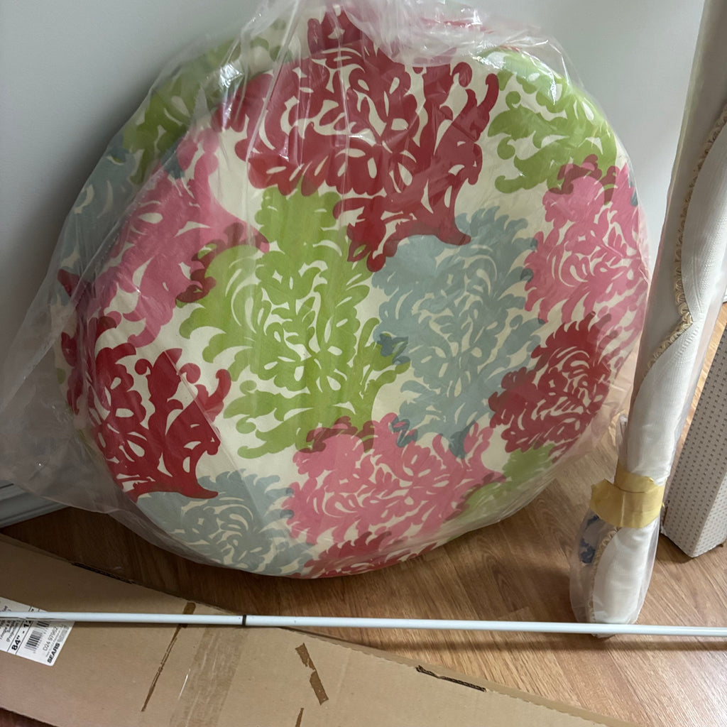 F193 Vintage textiles grouping
