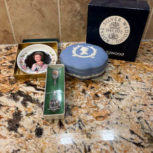 Royal Family Grouping (Wedgewood and More) - M333