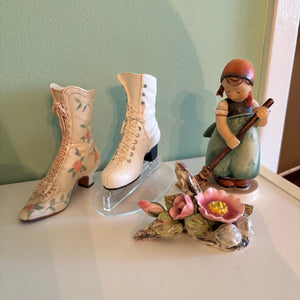 W840 Collectible figurines grouping (Edna stark and more)