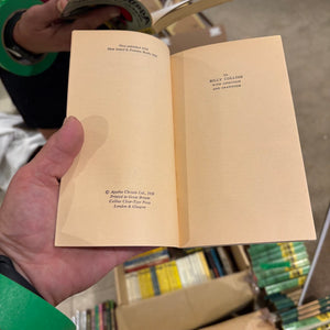 AGATHA CHRISTIE BOOKS GROUPING - P215