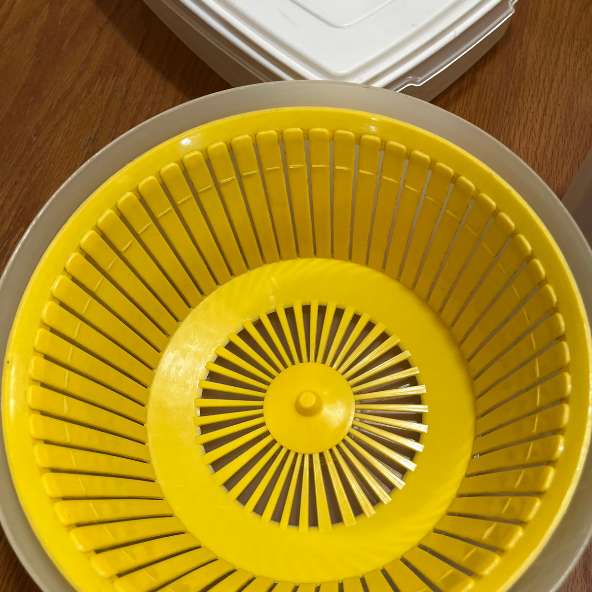 B315 Kitchen grouping (salad spinner and more)