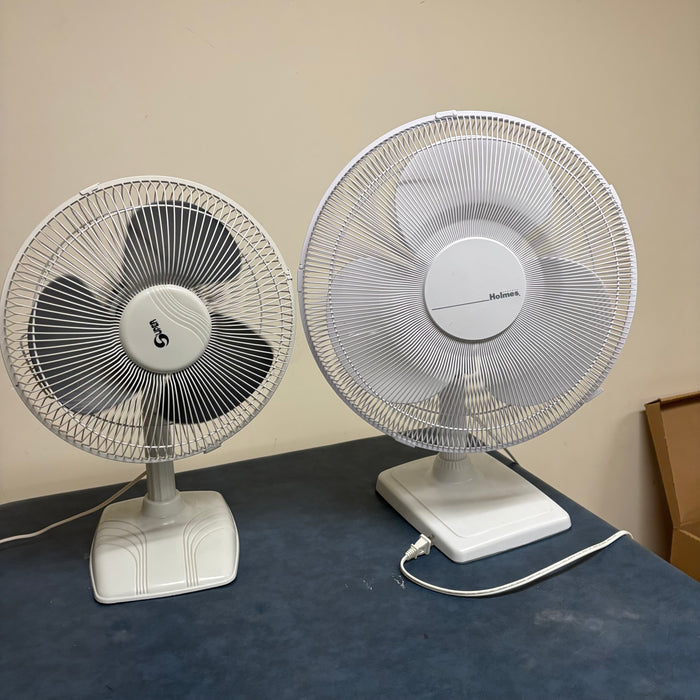 2 Table Fans - Y361
