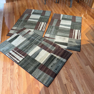 B472 Set of 3 Throw rugs