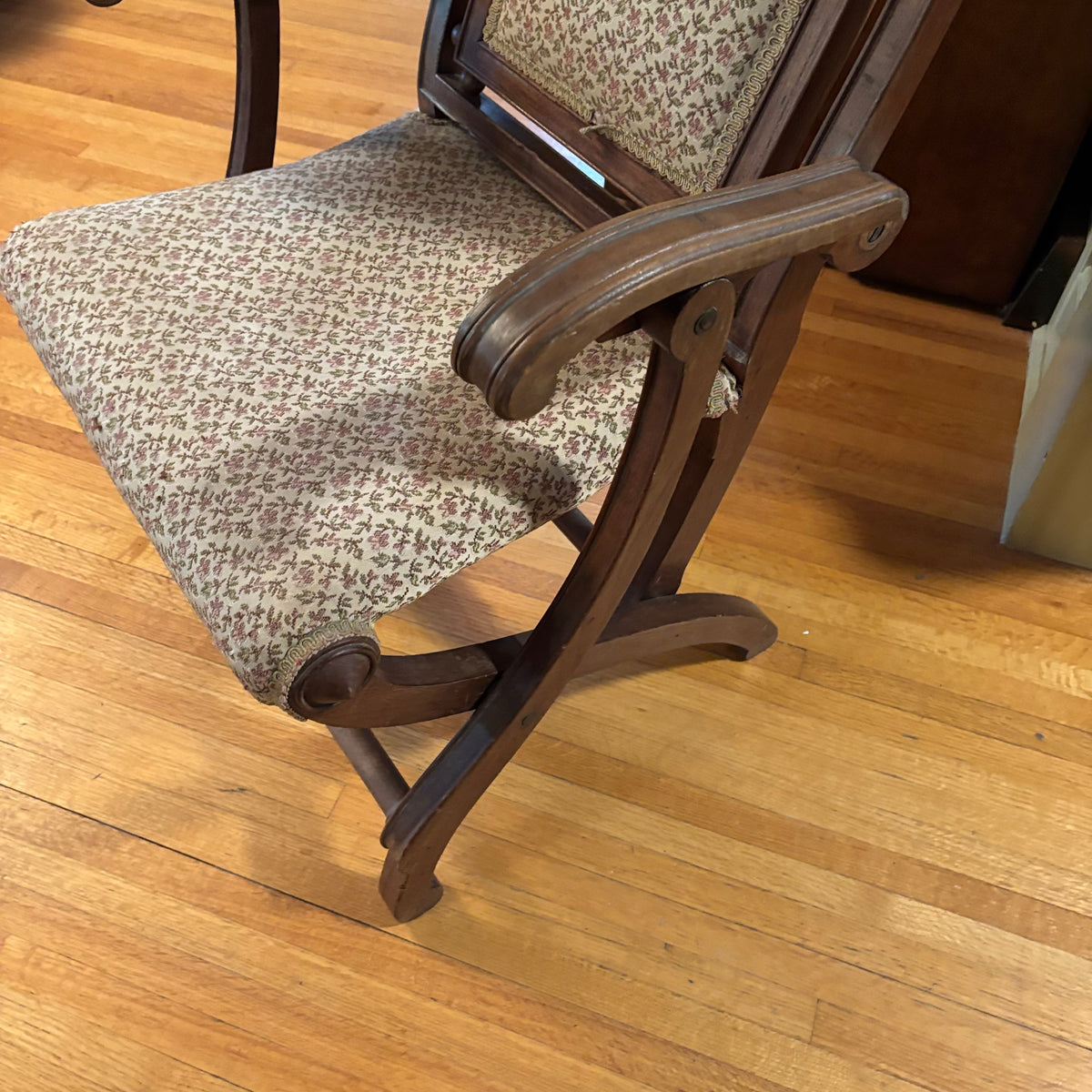 E123 Antique folding rocking chair