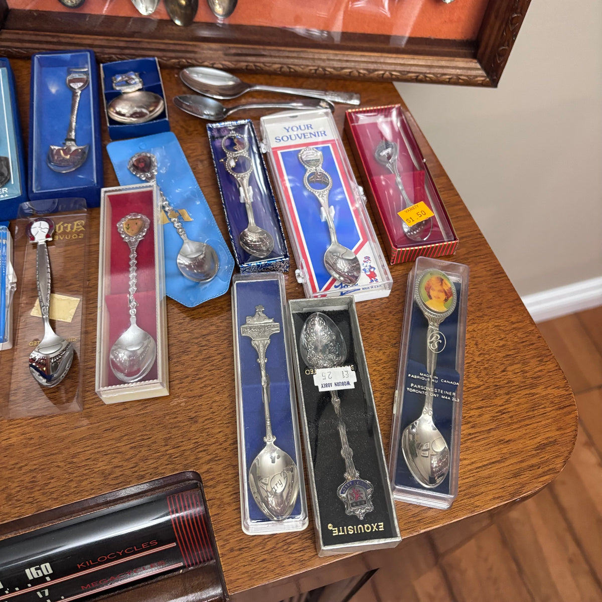 K405 Vintage collector spoons grouping