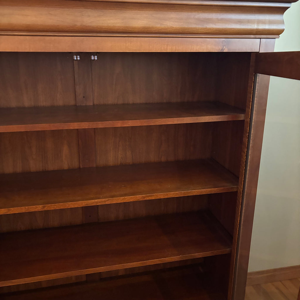 R167 SOLID WOOOD DISPLAY CABIENT WITH WOODEN SHELVES (62" X 53" X 17")