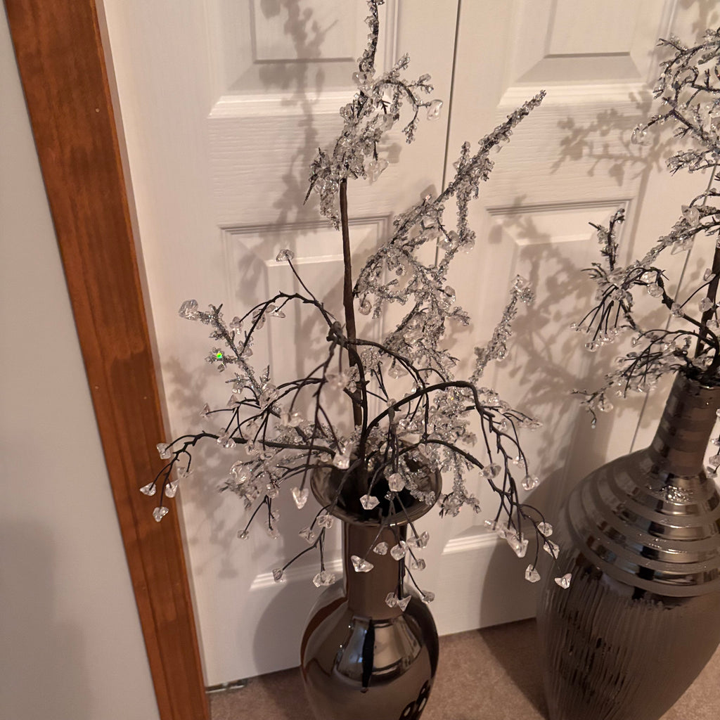 X239 Home decor grouping (dark silver tones)