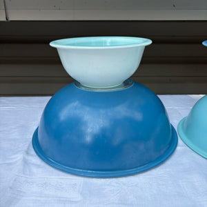 Vintage Ambre Blue Pyrex Bowls R380