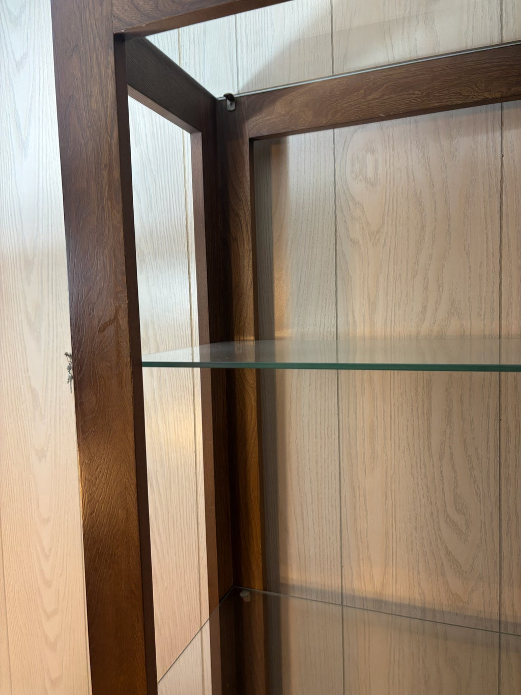 K509B Solid wood display cabinet with glass shelves