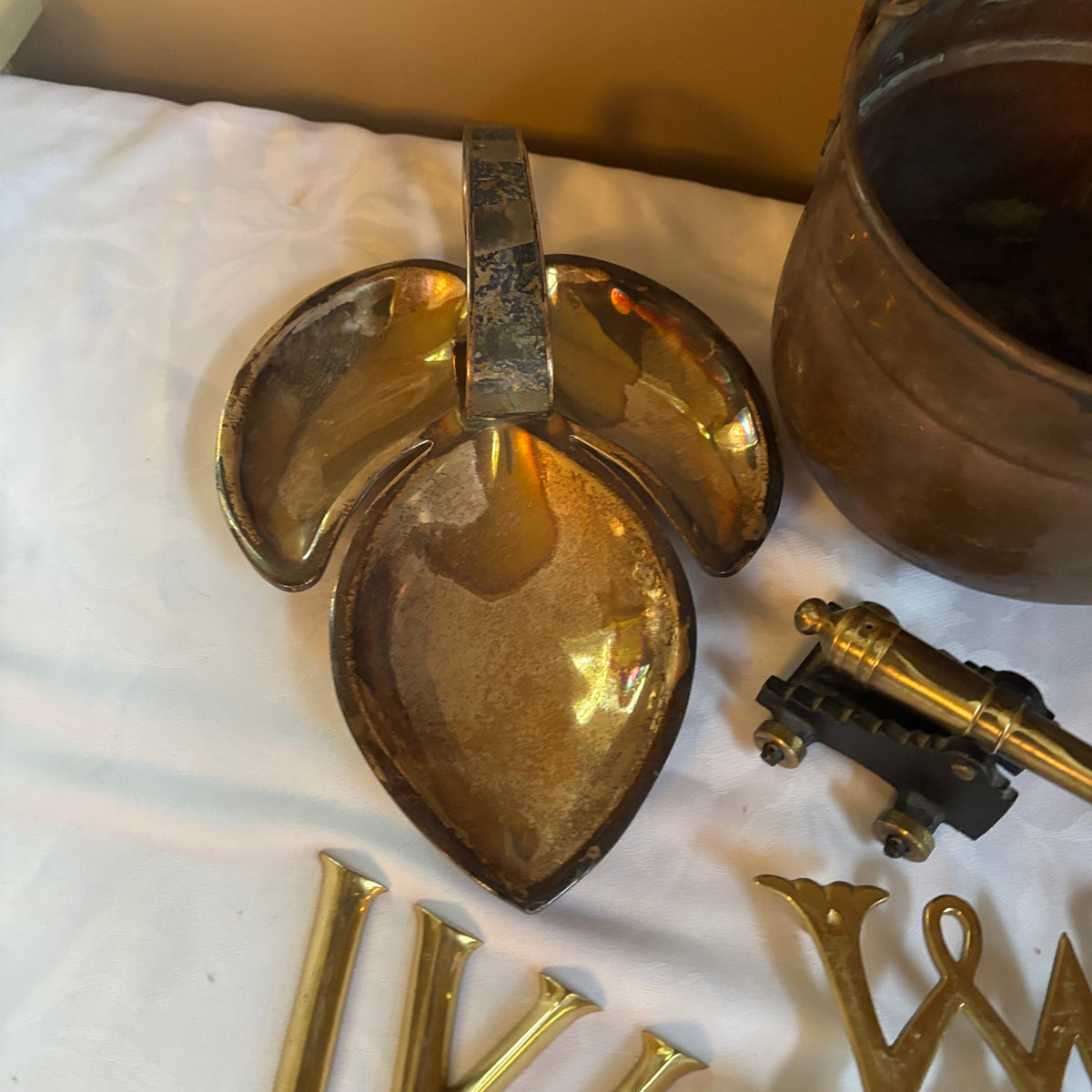 E133 Vintage Grouping (copper pot and more)