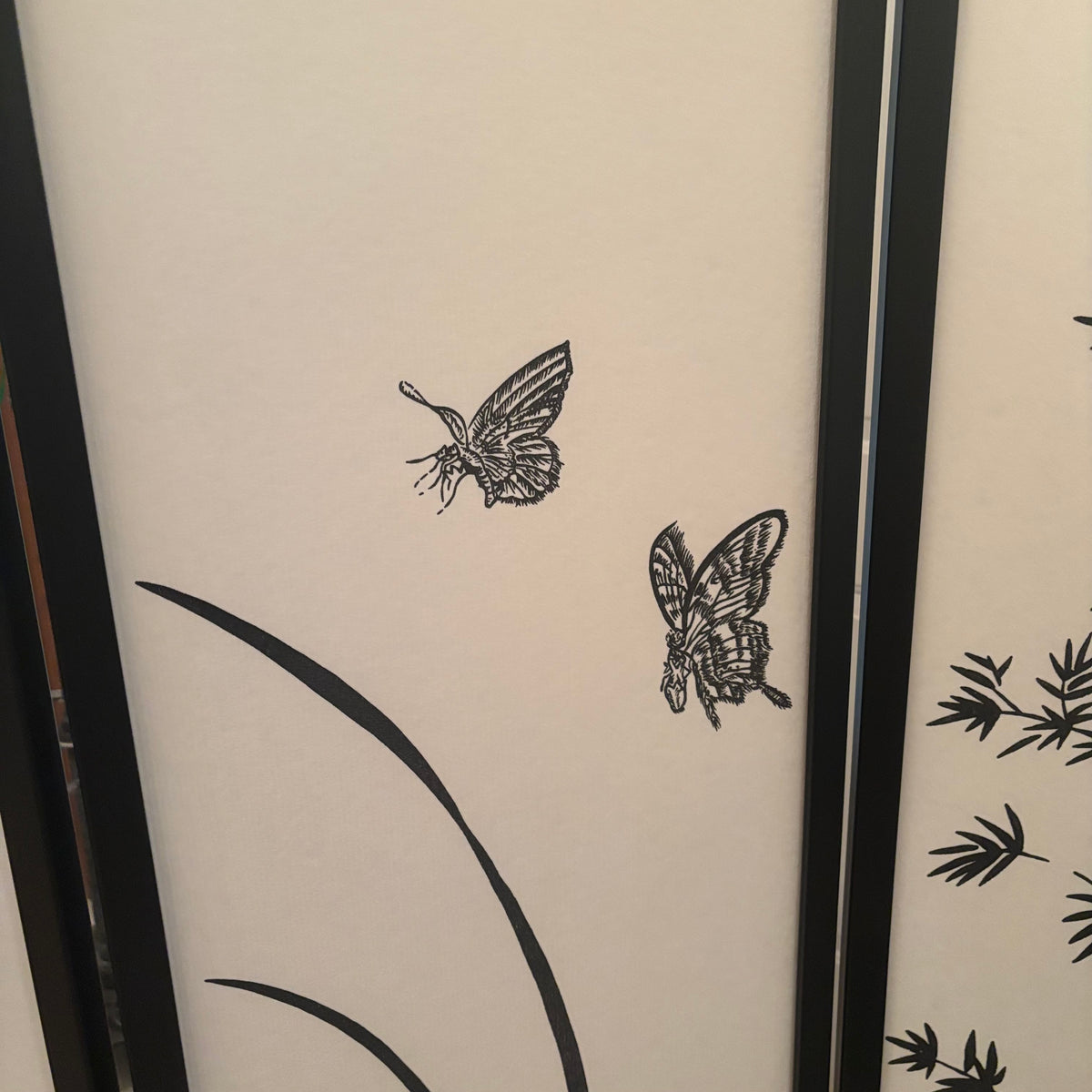 F195 70” tall Vintage black and white asian 3 panel screen