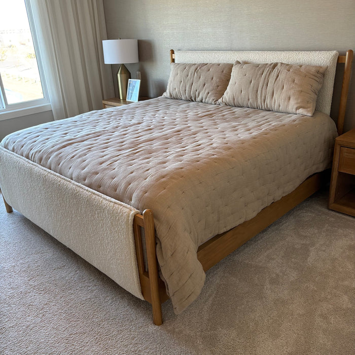 King Sized Linens Grouping (Comforter, Duvet, 2 Fitted Sheets and 2 Pillows) - G411