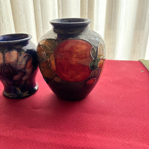 2 VINTAGE MOORCROFT VASES (4.5" AND 3.5" TALL) - P155