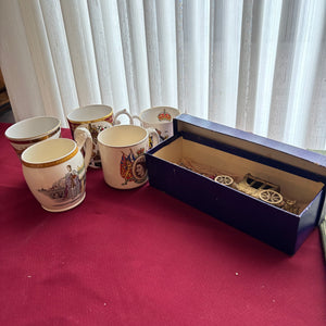 BRITISH ROYALTY GROUPING (MINIATURE CORONATION COACH AND MORE) - P148