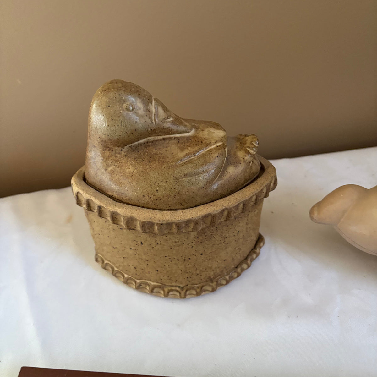 E146 Vintage collectibles grouping (base of shell dish is chipped)
