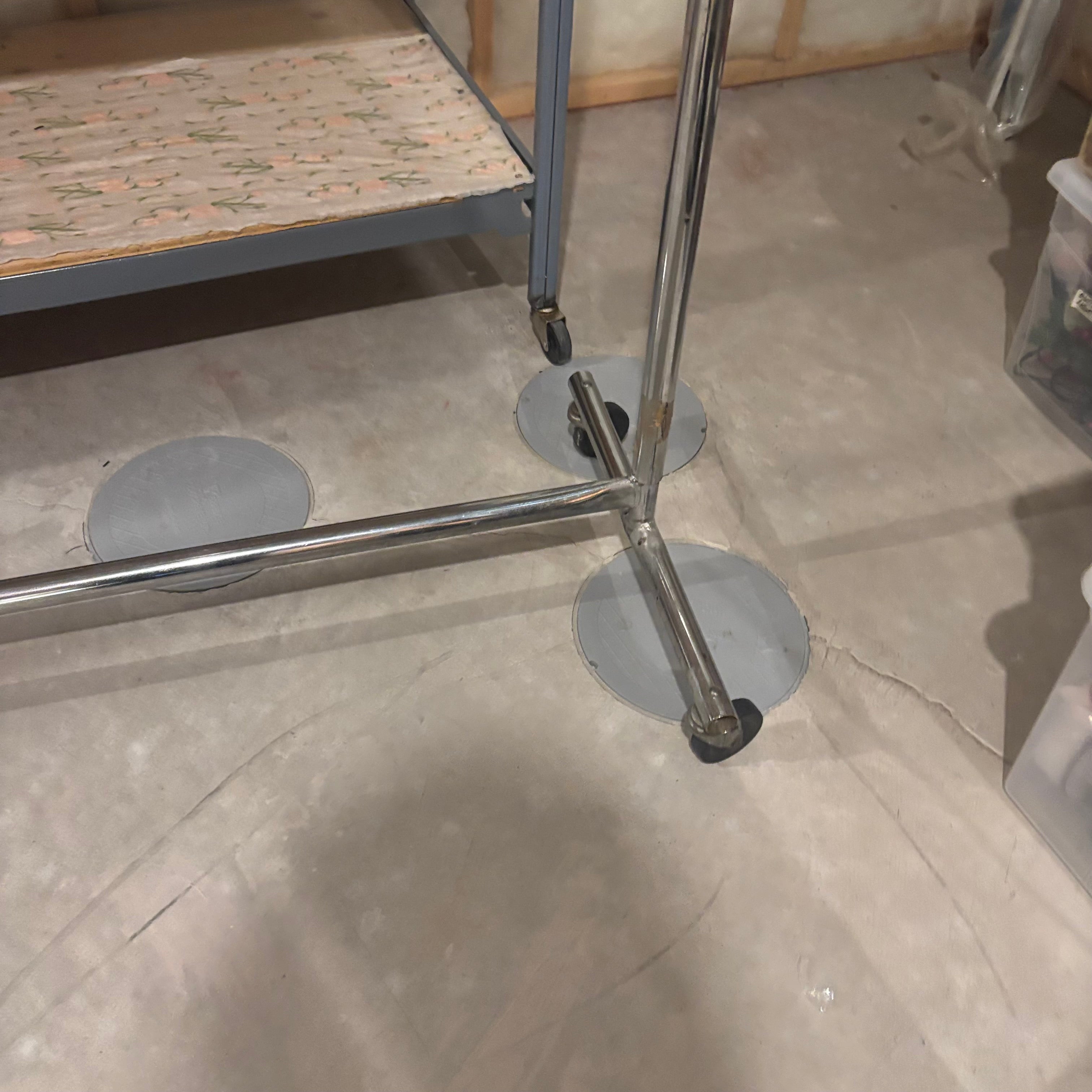 E869 Heavy duty metal clothing rack and vintage chest (shelf behind is not included)