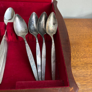 VINTAGE SILVER PLATED COMMUNITY FLATWARE WITH FLATWARE CASE AND MORE - P346