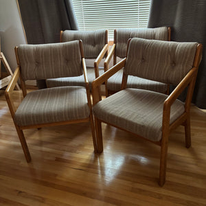 Set of 4 Vintage chairs with Solid wood frames - L500