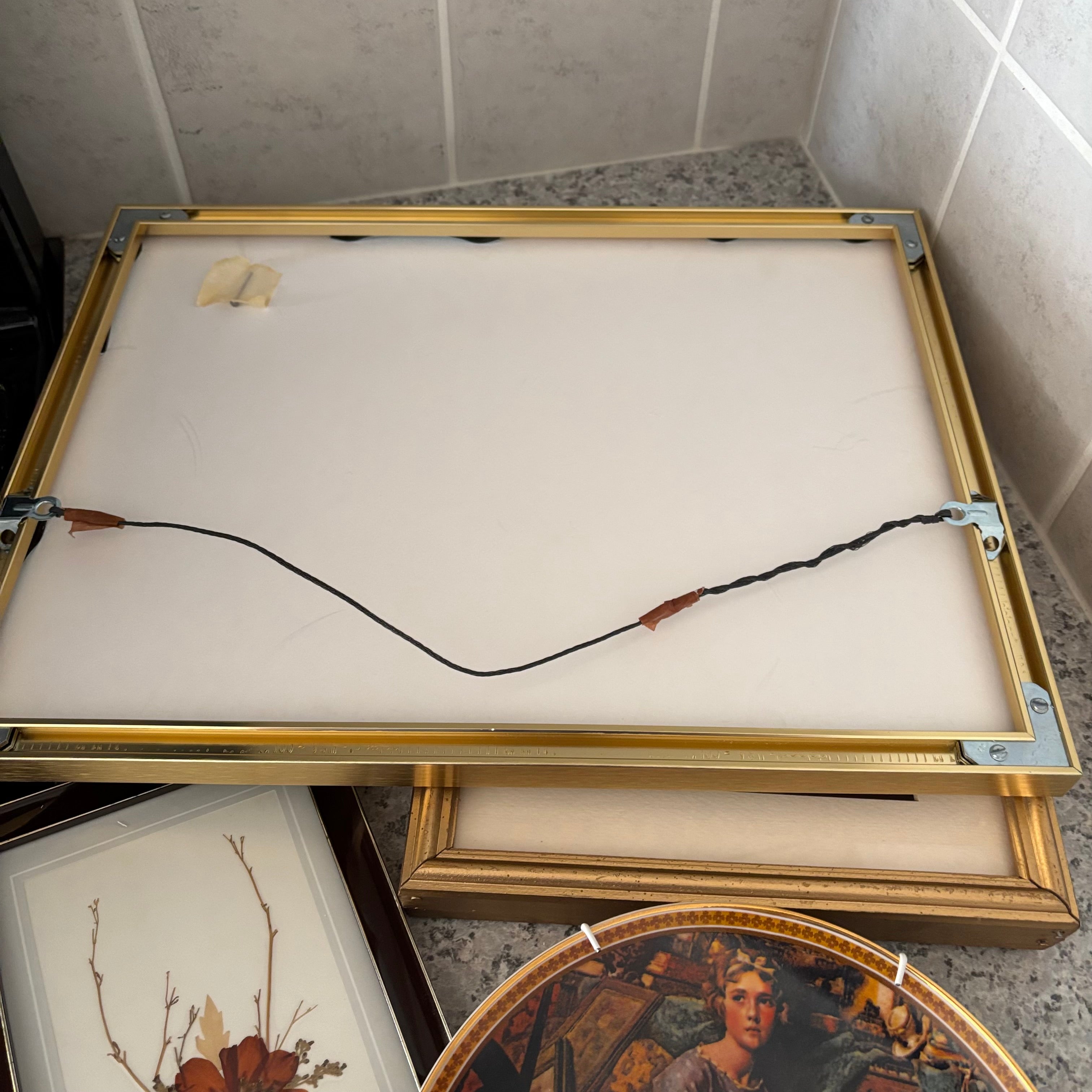 E879 Framed artwork and more grouping