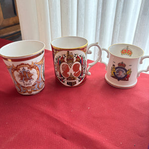 BRITISH ROYALTY GROUPING (MINIATURE CORONATION COACH AND MORE) - P148