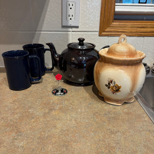 B448 Vintage grouping (Sadler teapot and more)