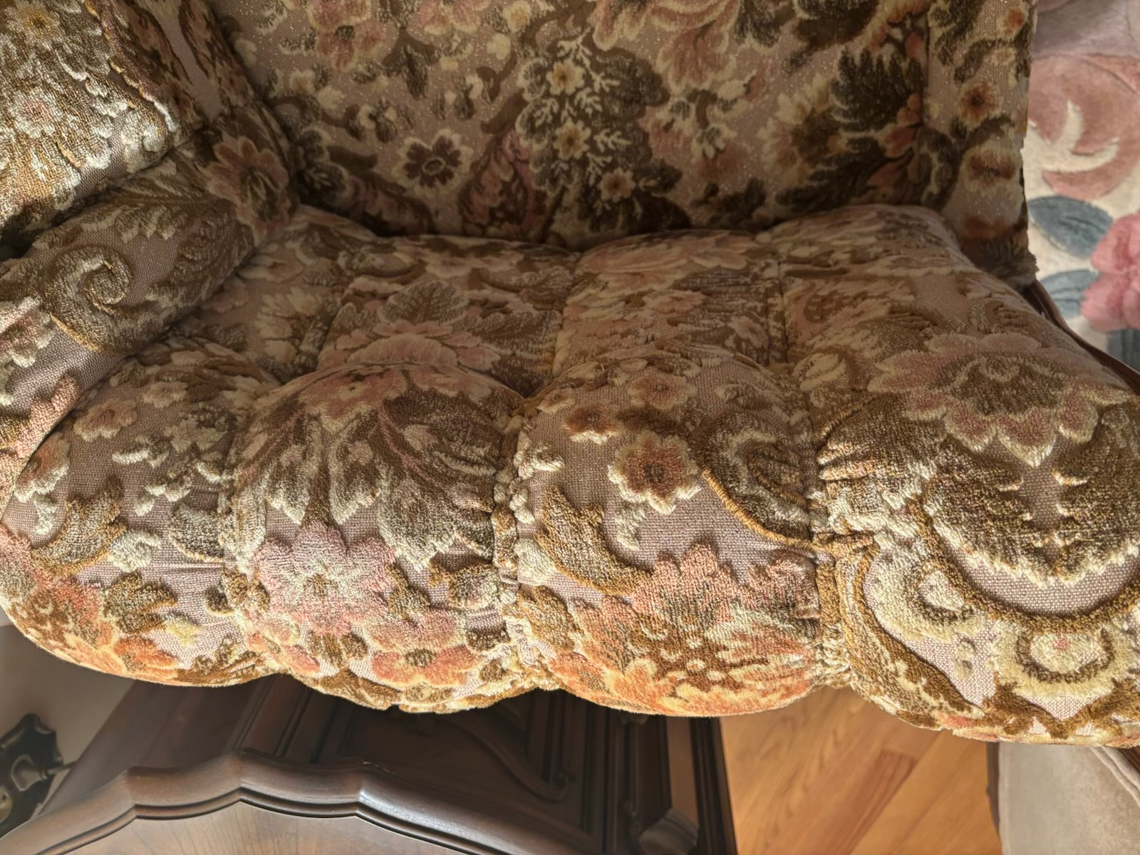 F200C Vintage love seat with solid wood frame and floral fabric