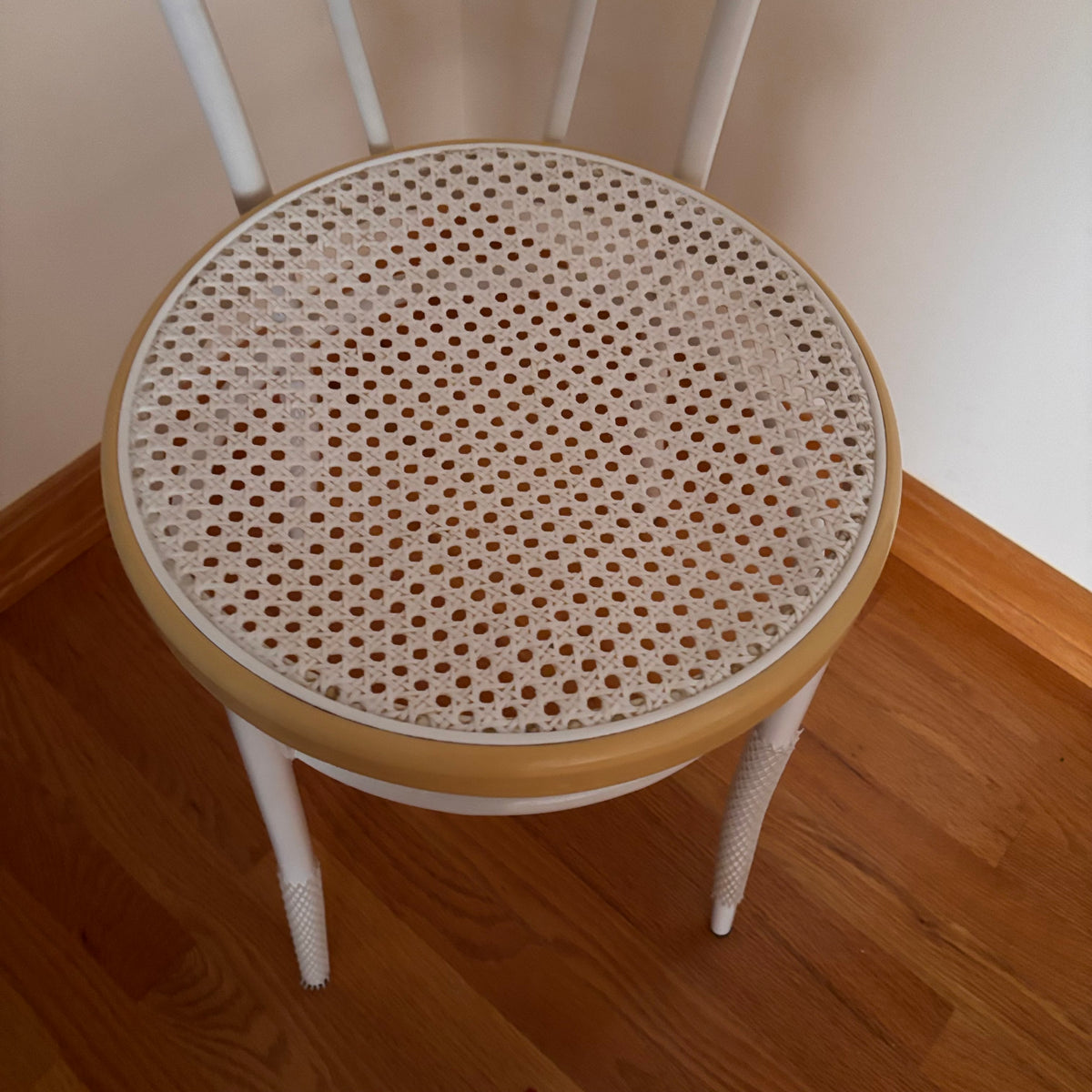 F412 Single vintage chair with rattan seat