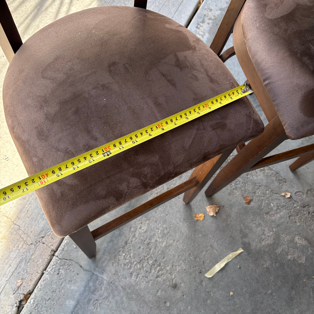Y154 Set of 2 Countertop Height stools with brown microfibre seats