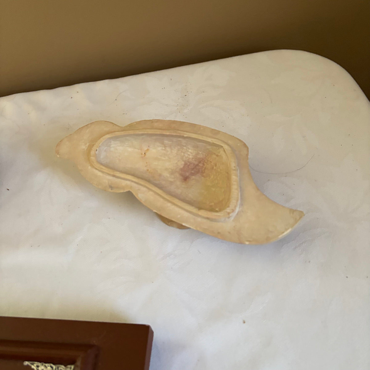 E146 Vintage collectibles grouping (base of shell dish is chipped)