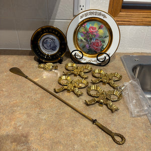 B470 Vintage grouping (brass bows and more)