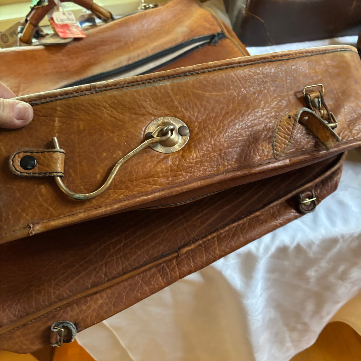 E121 Vintage leather bags grouping