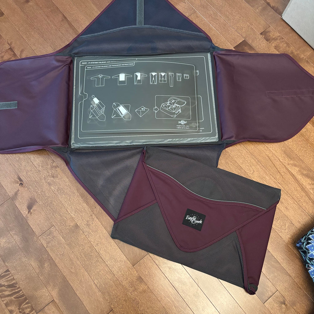 E906 Bags grouping (duffle bag and more)