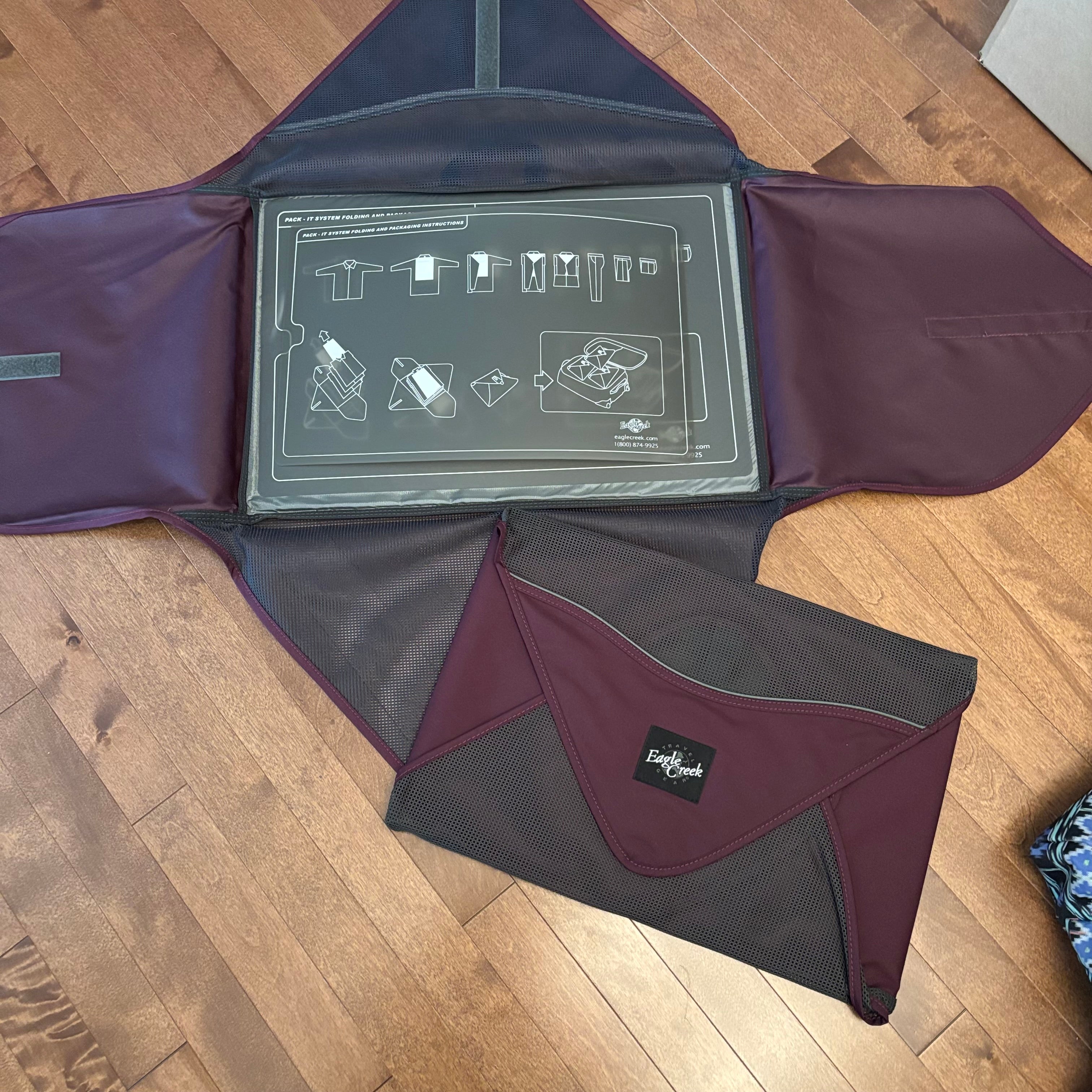 E906 Bags grouping (duffle bag and more)