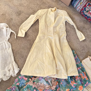 VINTAGE AND ANTIQUE CLOTHING GROUPING - P206