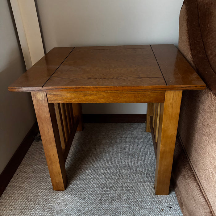 Shaker Style Solid Wood End Table - V113