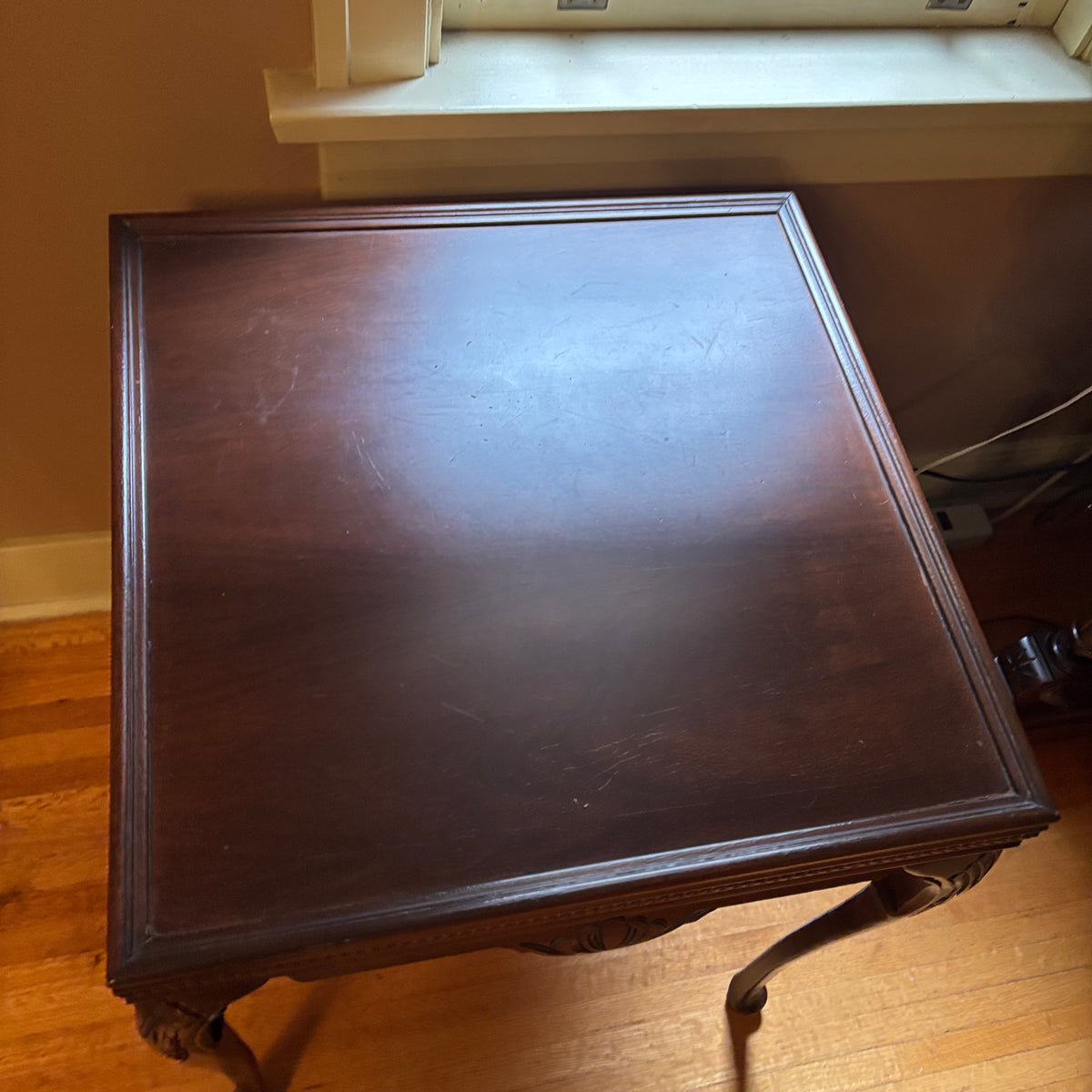 E119 Solid wood vintage accent table (28" x 22" x 32")