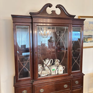 SOLID WOOD VINTAGE CHINA CABINET WITH HIDDEN SECRETARY DESK (CONTENTS NOT INCLUDED) - P136