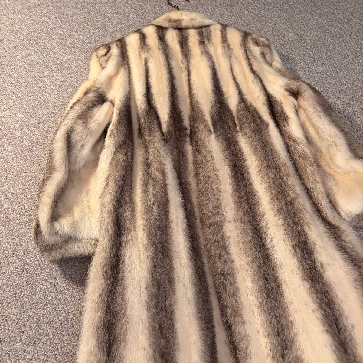 K402 2 vintage fur coats and vintage fur shawl