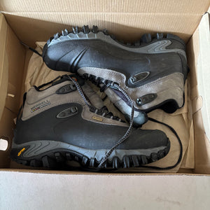 Size 8.5 Women's Merrell Hiking Boots - M361