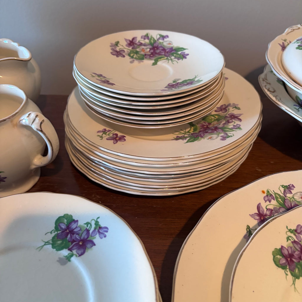 X259 58 Piece Vintage Imperial Porcelain China grouping