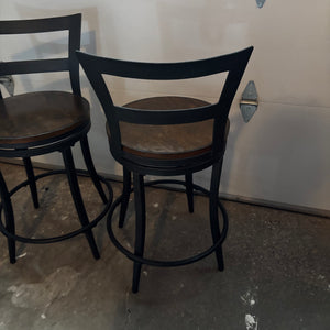 Set of 2 Countertop Height Modern Metal and Wood Bar Stools - C308