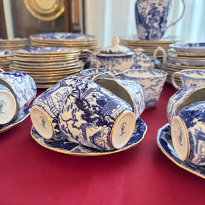 157 PIECE VINTAGE ROYAL CROWN DERBY BLUE MIKADO CHINA (IN EXCELLENT CONDITION) - P104