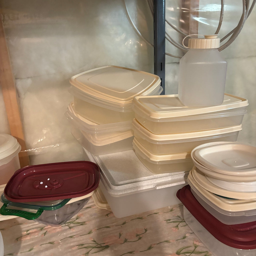 E849 Tupperware and more grouping