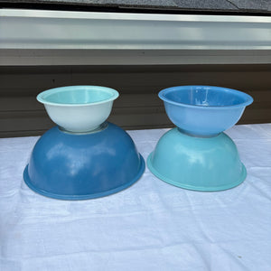 Vintage Ambre Blue Pyrex Bowls R380