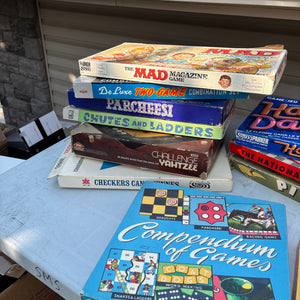Vintage Games Grouping (Risk, Michigan Rummy and More) - R312