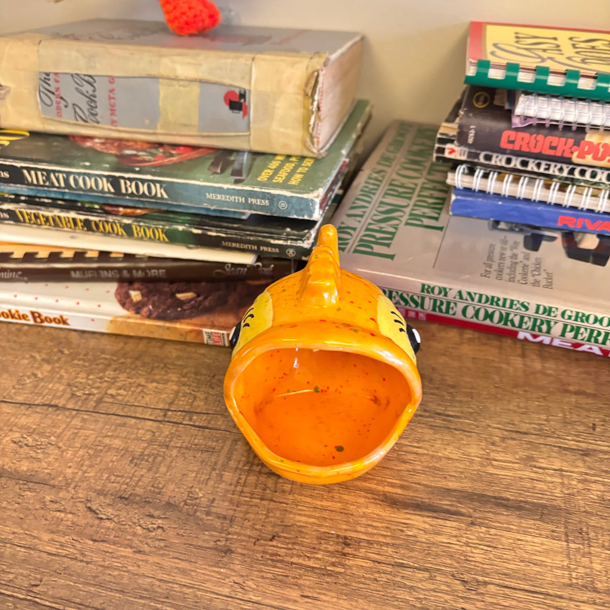 K300 Vintage Kitchen Grouping(Tupperware creamer and more)
