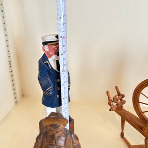 COLLECTIBLES GROUPING (WOODEN, GLASS AND PORCELAIN) - P289