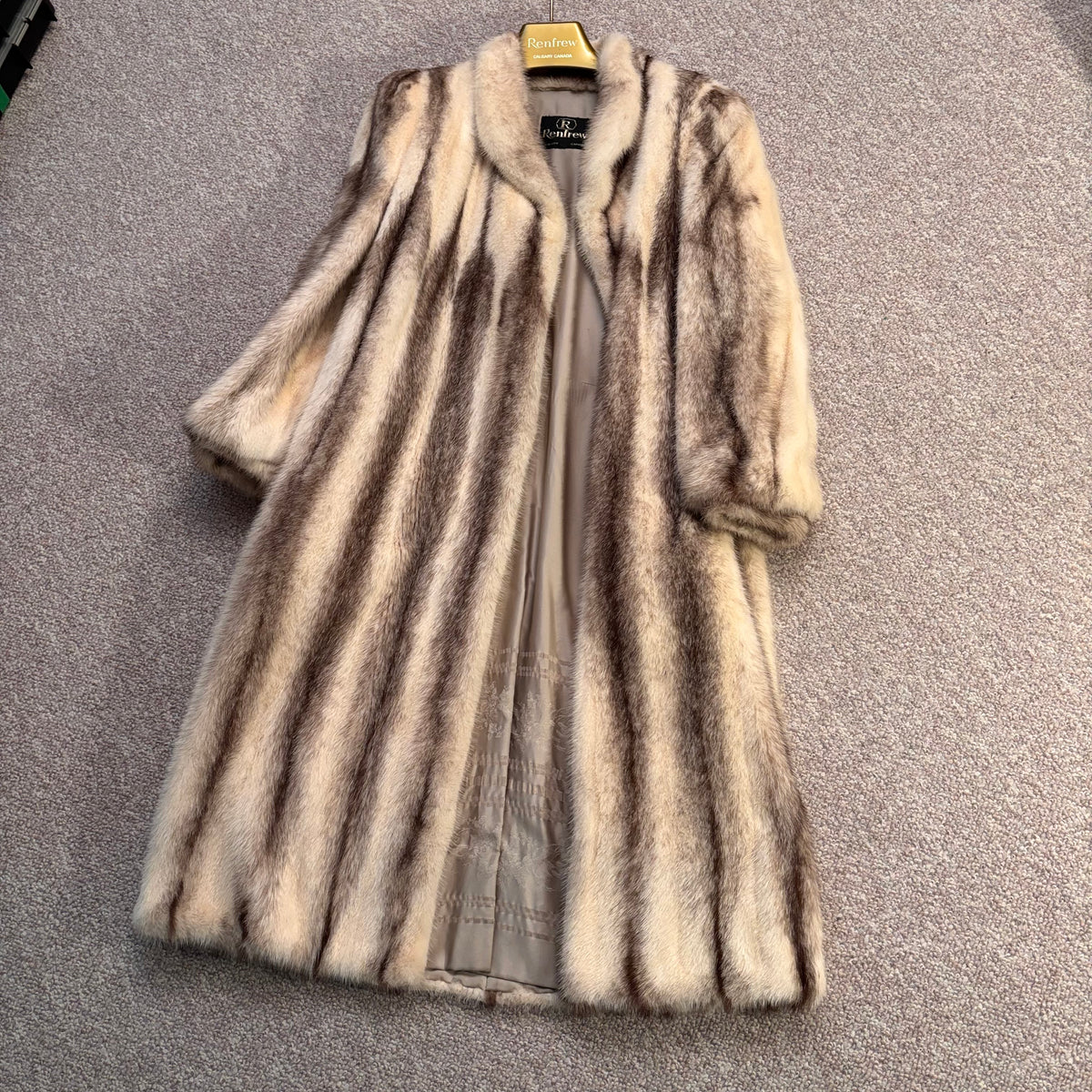 K402 2 vintage fur coats and vintage fur shawl